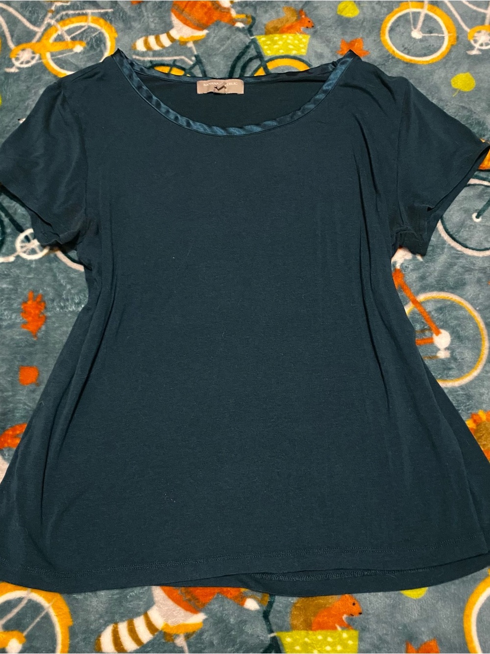 Teal/Turquoise Satin Neckline Short Sleeve Tee Women's XL Banana Republic